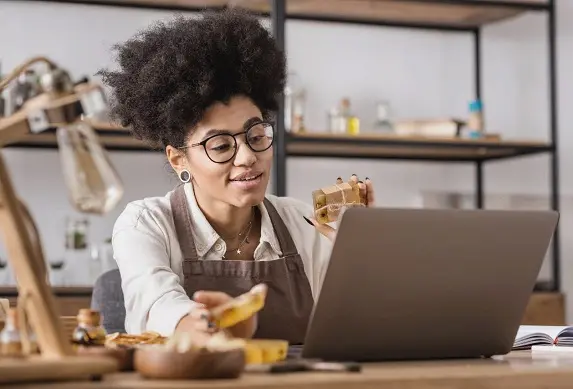 découvrez nos solutions d'assurance auto spécialement conçues pour les entrepreneurs. protégez votre véhicule professionnel tout en bénéficiant de garanties adaptées à vos besoins et à votre budget.